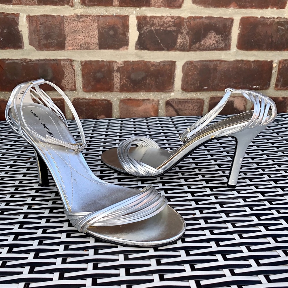 Chinese Laundry Willy Sandals Silver Size 10